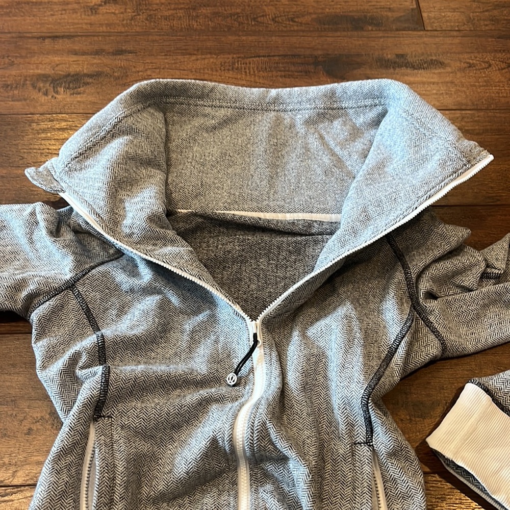 Lululemon Be Present Jacket - image 6